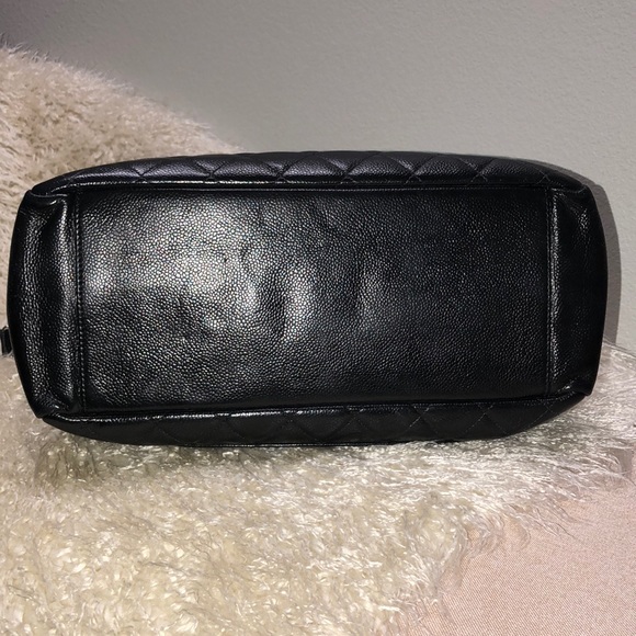 CHANEL GST BLACK CAVIAR LEATHER - Picture 4 of 8